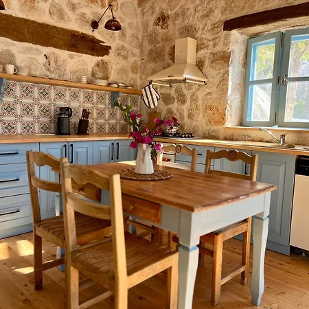 Tas Ev Farm stay *